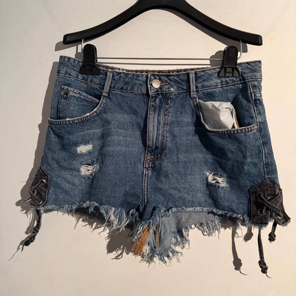 Zara‎ Trafaluc Size 8 Denim Shorts Fringe Festival Boho Rodeo Western Distressed